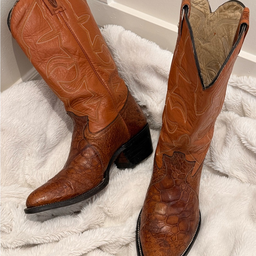 Ultra Rare! Beautiful Vintage Pre-ban Sea Turtle cowboy boots